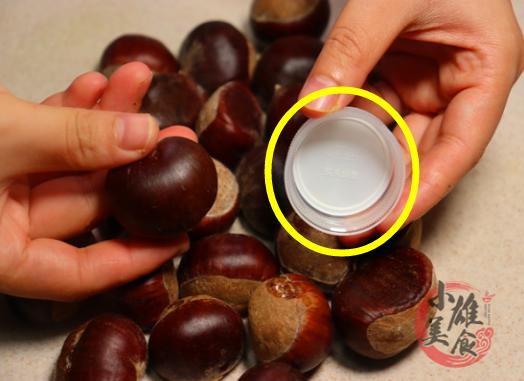 板栗去壳绝招视频,如何一秒钟给板栗去壳