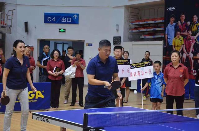 不愧是世界冠军,乒乓球世界冠军vs业余选手