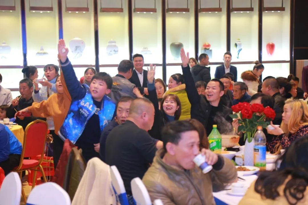 府上有喜丨恭喜*钟金**定王台业主喜提香江百货