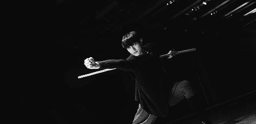 黄子韬装韩国人,黄子韬穷奢极欲