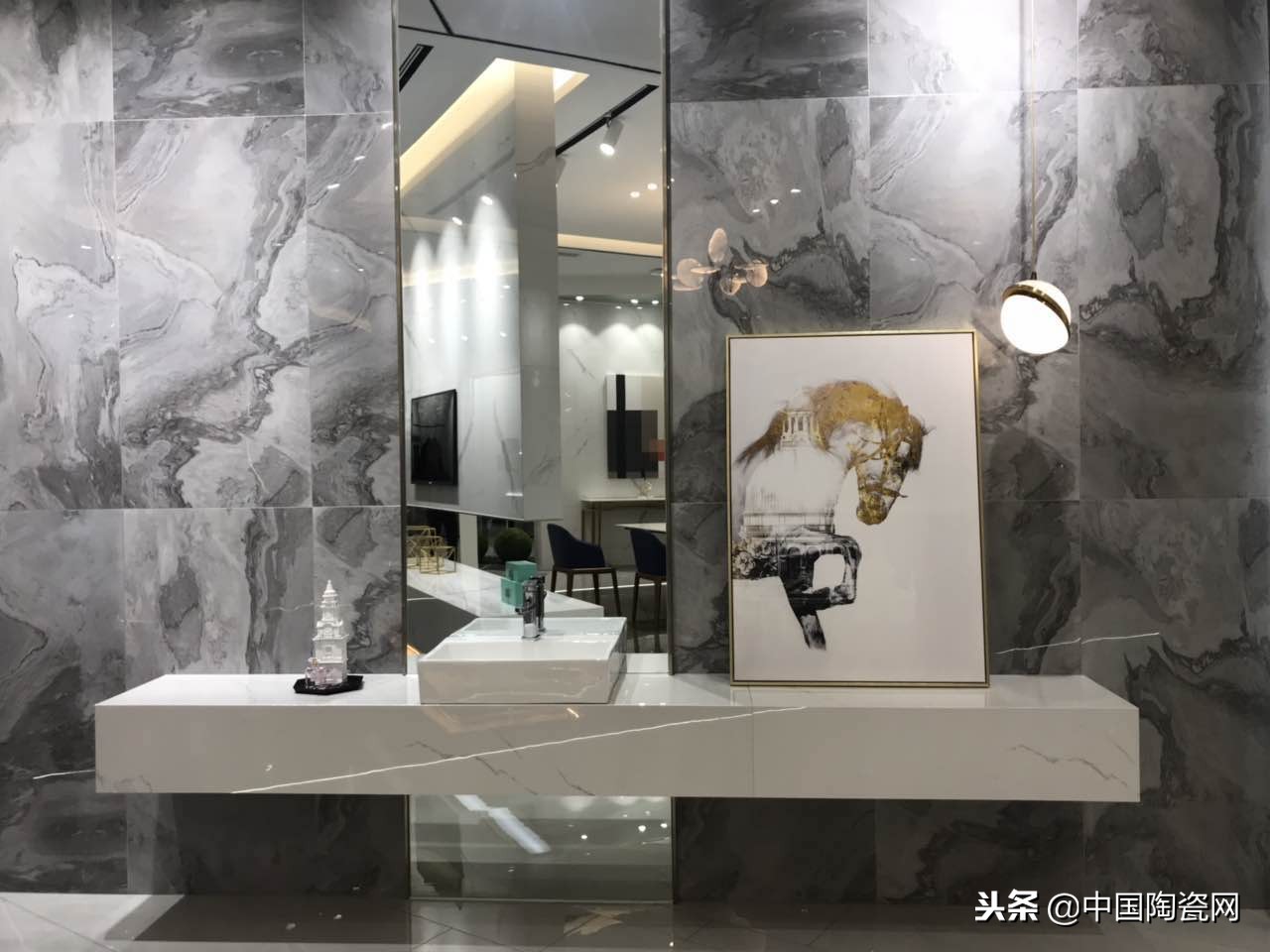 中陶君巡展-骏程：新装如此美，代言人柳岩你知道吗？
