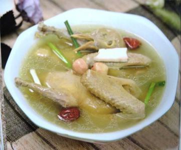 月子可以吃酱油蚝油胡椒粉和葱嘛,产后葱姜蒜哪些不能吃