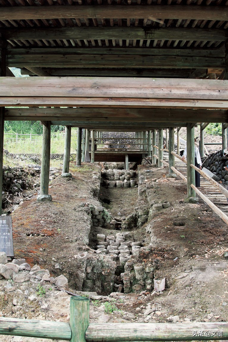 宋代五大名窑之龙泉哥窑,传世哥窑龙泉