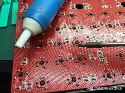 好用的机械键盘可自改,捡垃圾制作武器