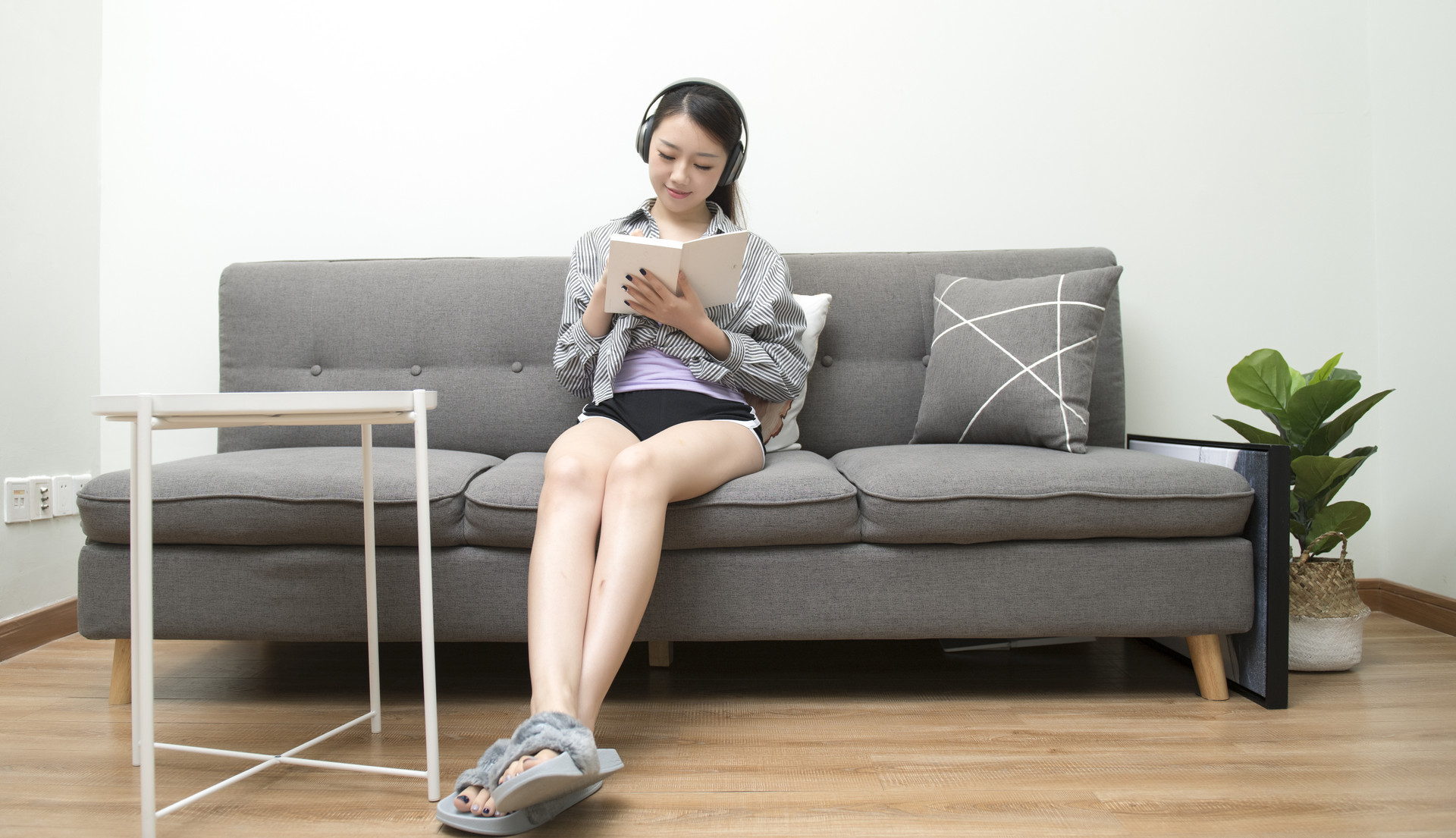 35岁大龄剩女真的不愁嫁吗,35岁未婚未育的女人有什么出路