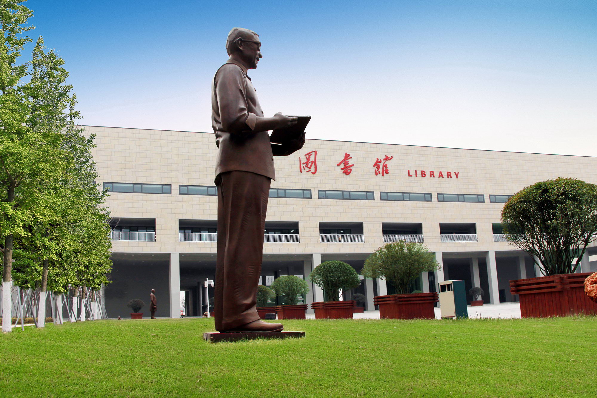 西安汽车职业大学有哪些学院,国内首个赛车学校