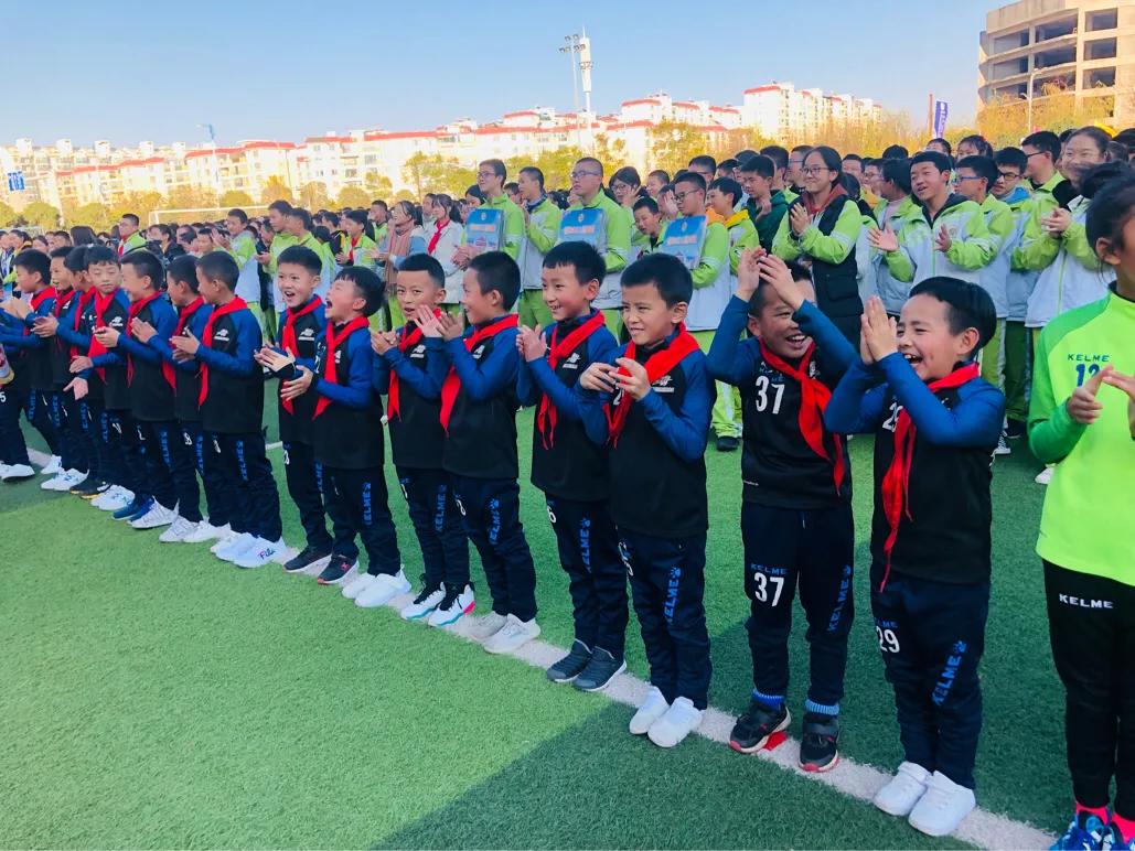 “一带一路彩云之南”国际足球邀请赛走进昆明金岸中学