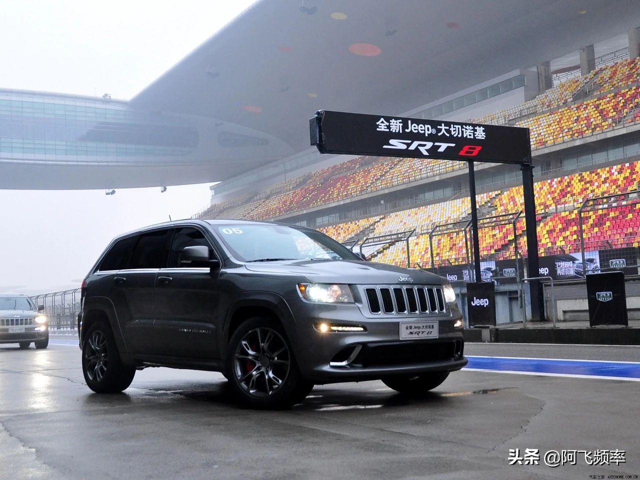 野蛮吉普车,全新进口jeep大切诺基srt8