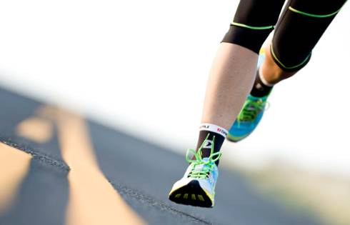 新手跑者推荐鞋,跑者如何选择合适的跑鞋
