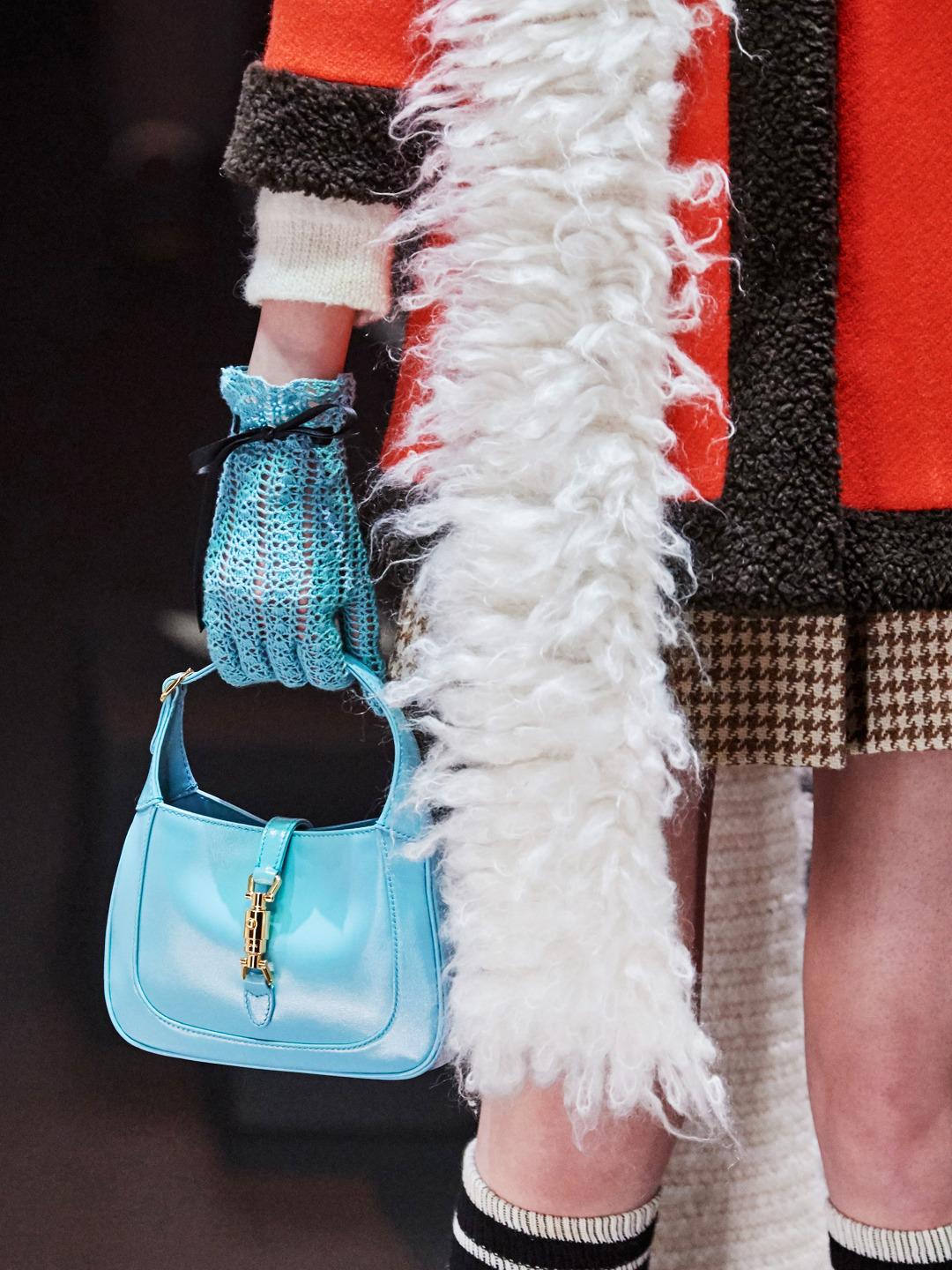 2023新款时尚半圆马鞍包,新款时髦高级感包