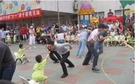 亲子互动小游戏幼儿园感恩节,感恩节亲子游戏大全幼儿园户外