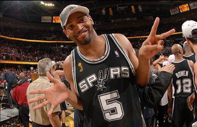 霍里生涯几次绝杀,霍里七个总冠军关键球