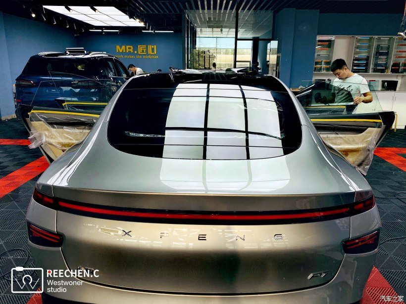 想给爱车贴膜不知道上哪去,教大家怎么给自己爱车贴膜