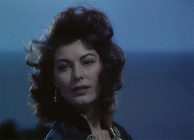 靠身体上位，用美色逼*夫情**离婚：艾娃·加德纳的私生活，太乱了