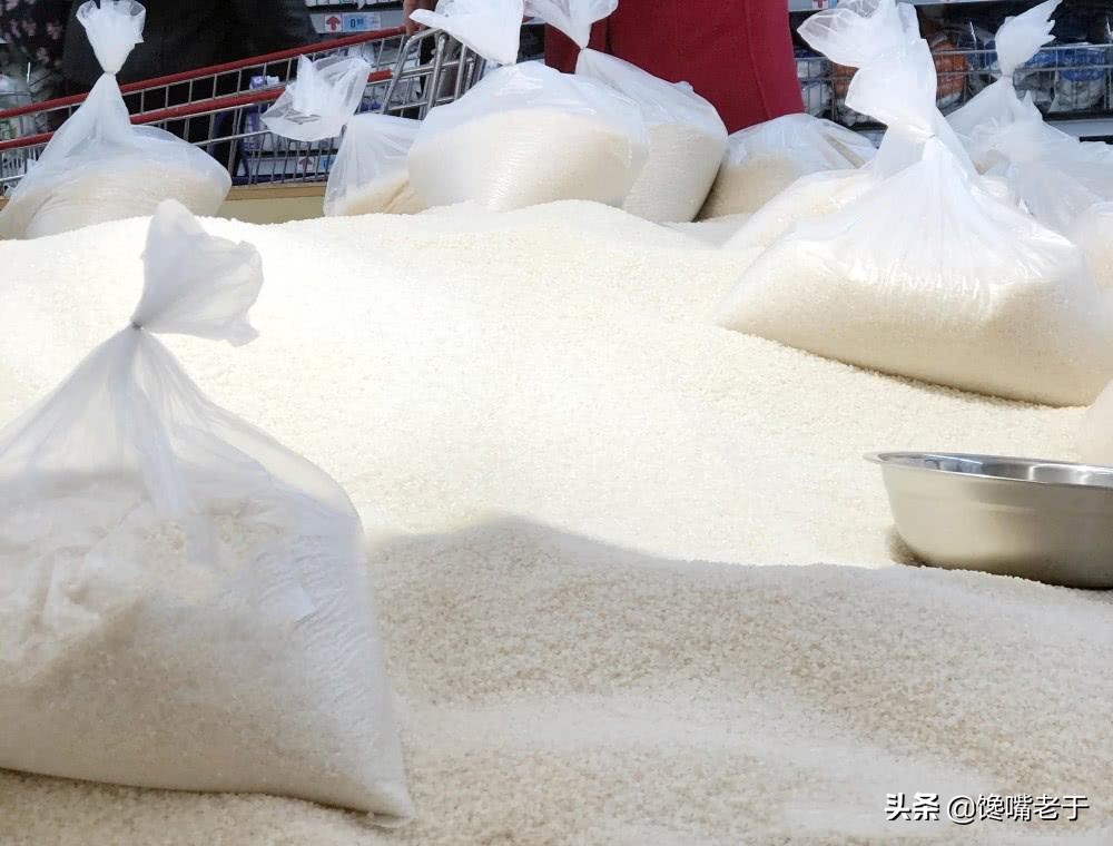 大米库房怎么放不生虫,为什么超市大米敞开放也不坏