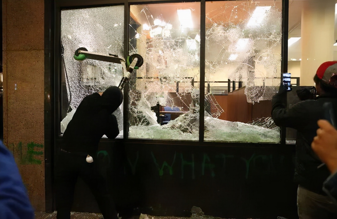 拜登对美国发起骚乱吗,拜登美国骚乱支持率