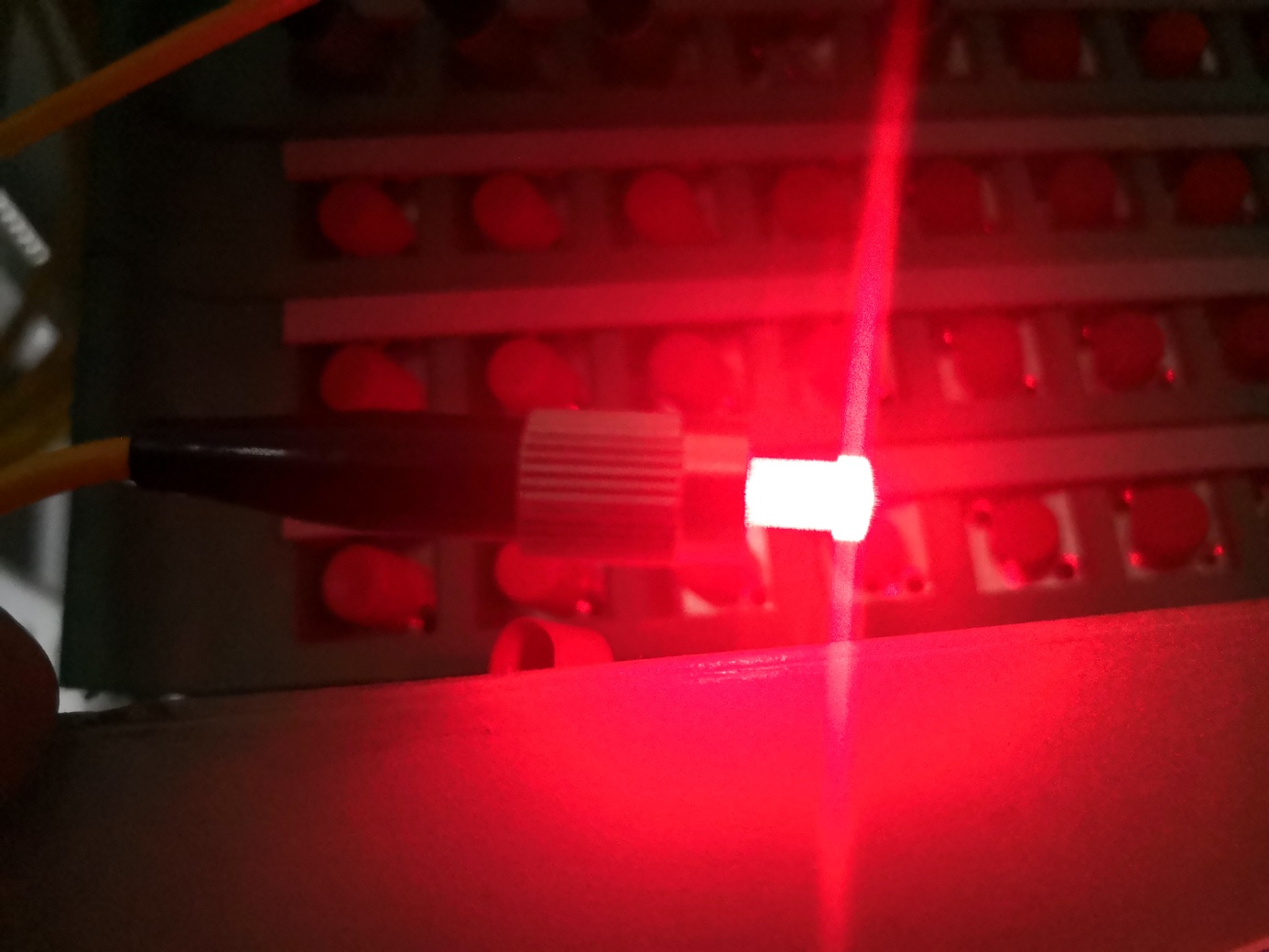 看到红点,线路通畅-毕亚兹光纤探测器评测