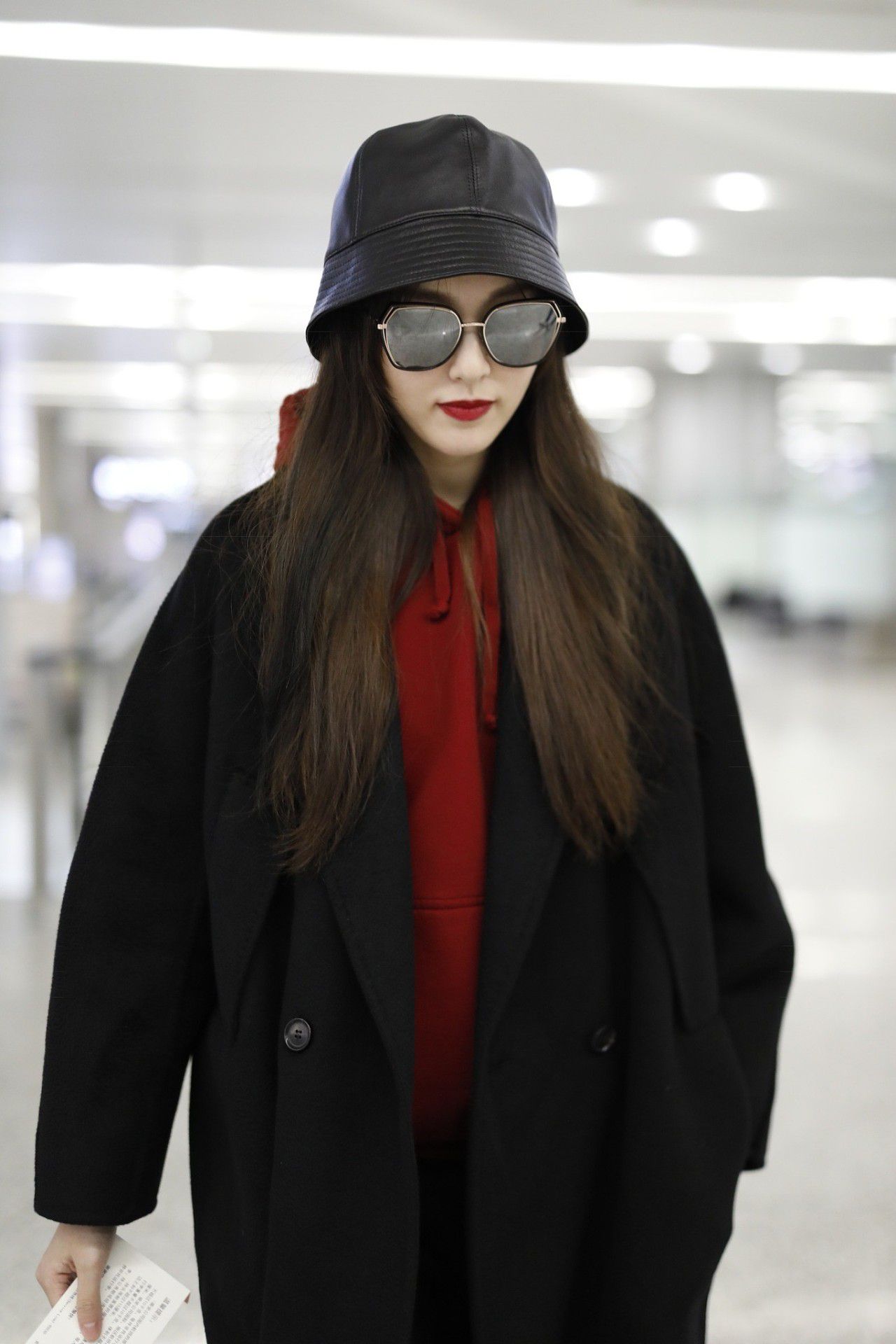 今年秋冬流行红色什么款式,红色单品春节如何穿出惊艳感