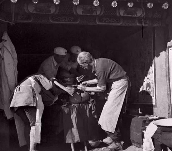 毛主席的著作“老三篇”都讲了啥？为何被誉为*党**史上的经典之作？