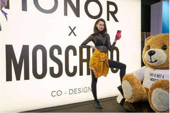 荣耀v20联合设计版礼盒,荣耀v20冬季搭配