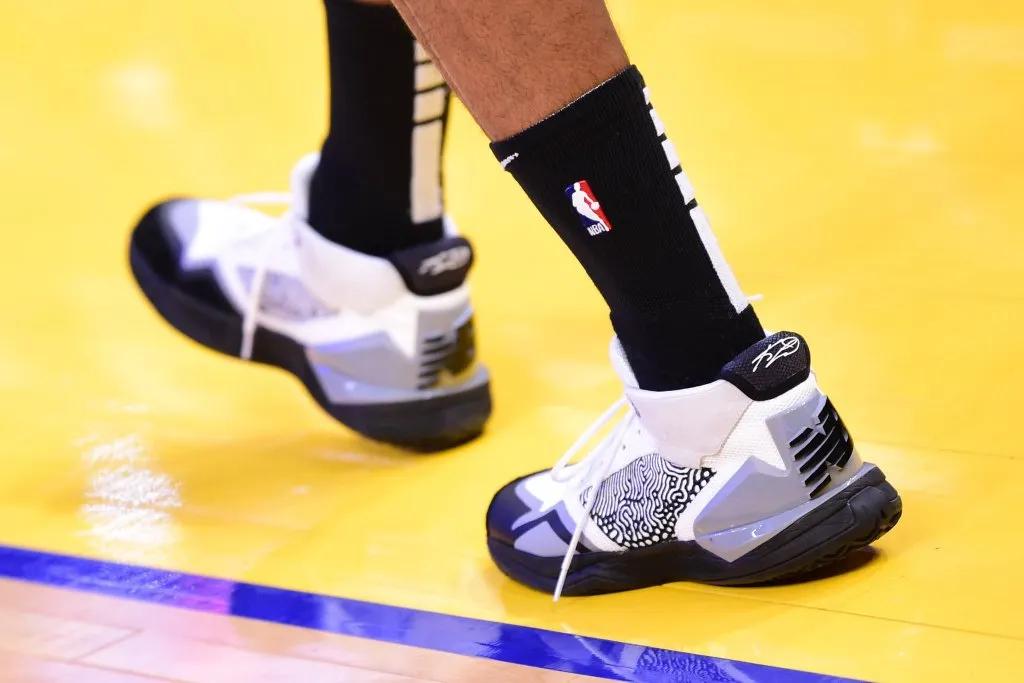 2014年总决赛伦纳德上脚的球鞋,nba伦纳德上脚