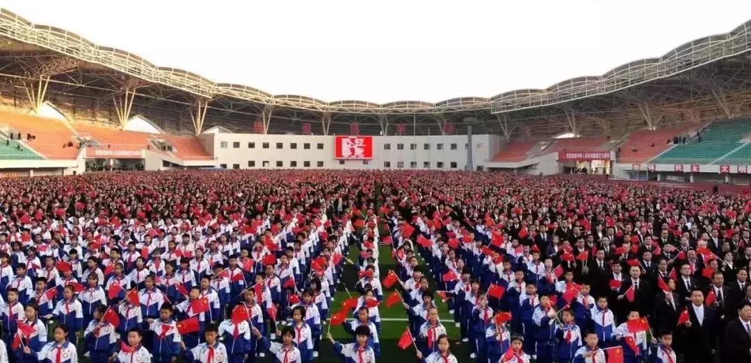 临夏奥体中心和兰州奥体哪个好,临夏最好看的奥体中心