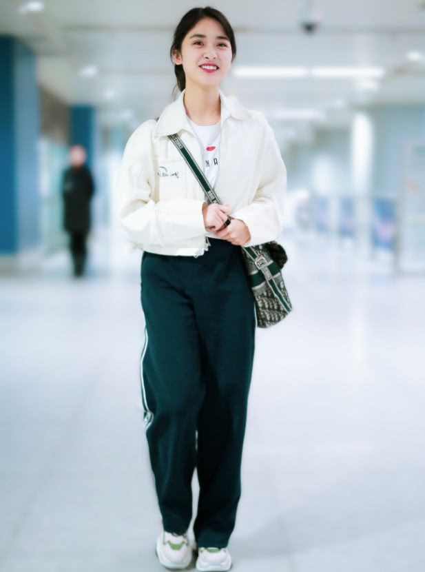 小个子女生适合穿高腰阔腿裤吗,小个子女人别穿阔腿裤显矮