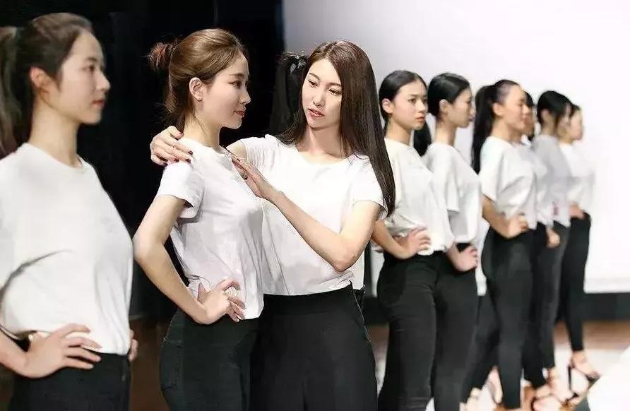 表演形体站姿练习,形体基本功训练组合