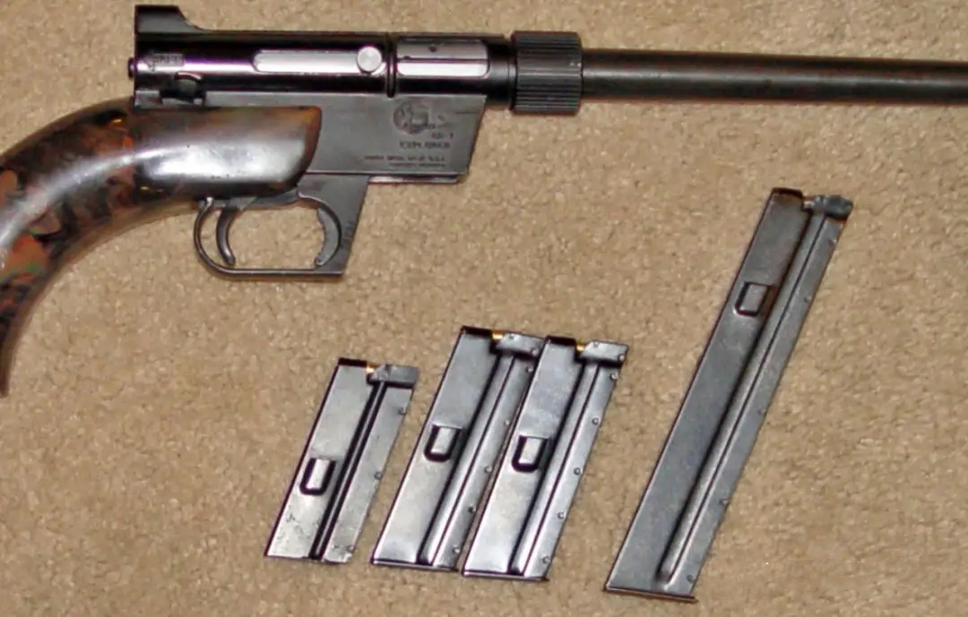 一个枪托能容纳整支步枪还能落水不沉和其相比小獾都弱爆了