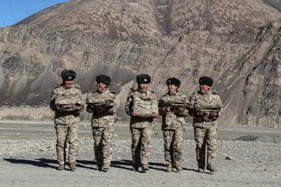 新式作战靴有没有钢板,新式作战靴配便装