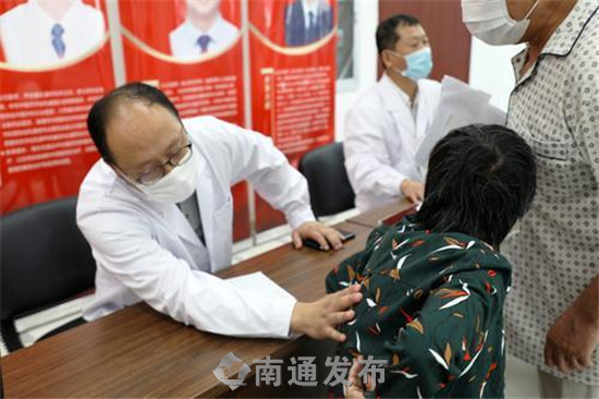 将三级医院的优质资源下沉到基层,三级医院加快向基层下沉