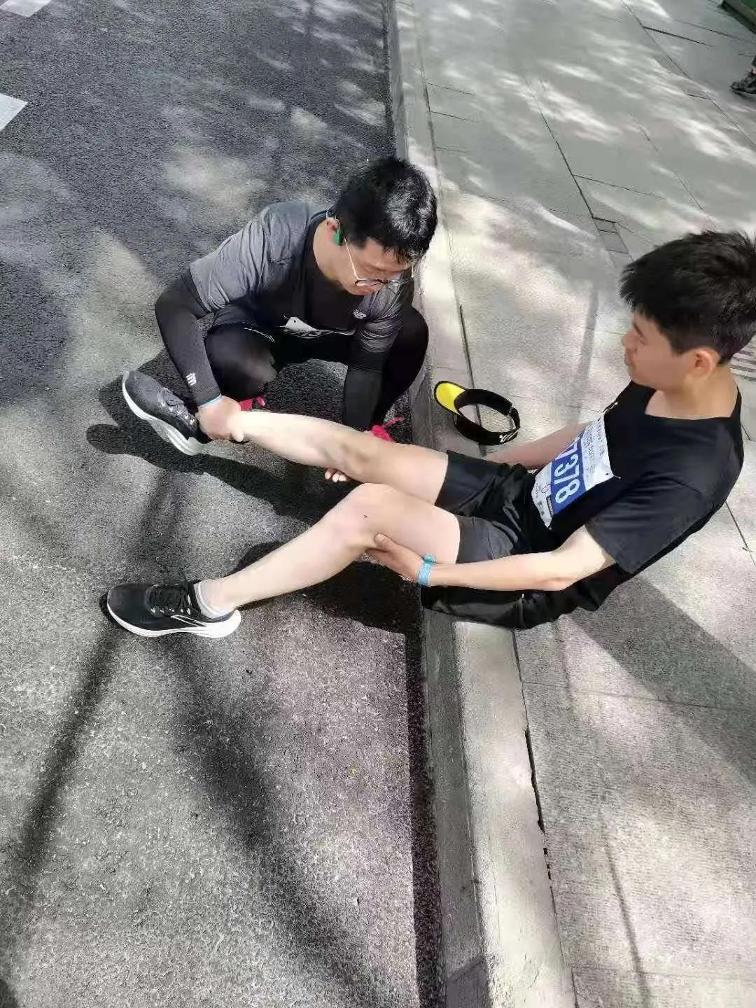 6岁男孩跑步2公里,马拉松2024年半马赛程