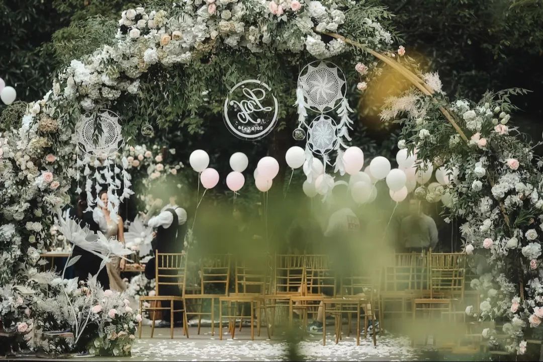 如何办一场小众精致的户外婚礼,清新而又浪漫的户外婚礼