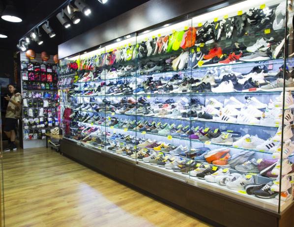 香港哪里有潮鞋店铺,香港潮鞋一条街