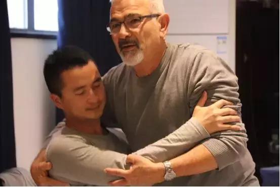 身心之恋,穿越人海拥抱你——国际治疗大师Zvika舞动治疗工作坊