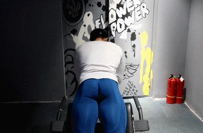 山羊挺身替代动作练背,山羊挺身练下背正确训练方法