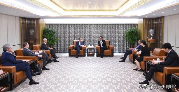 寒门首富许家印,许家印60亿打造恒大冰泉