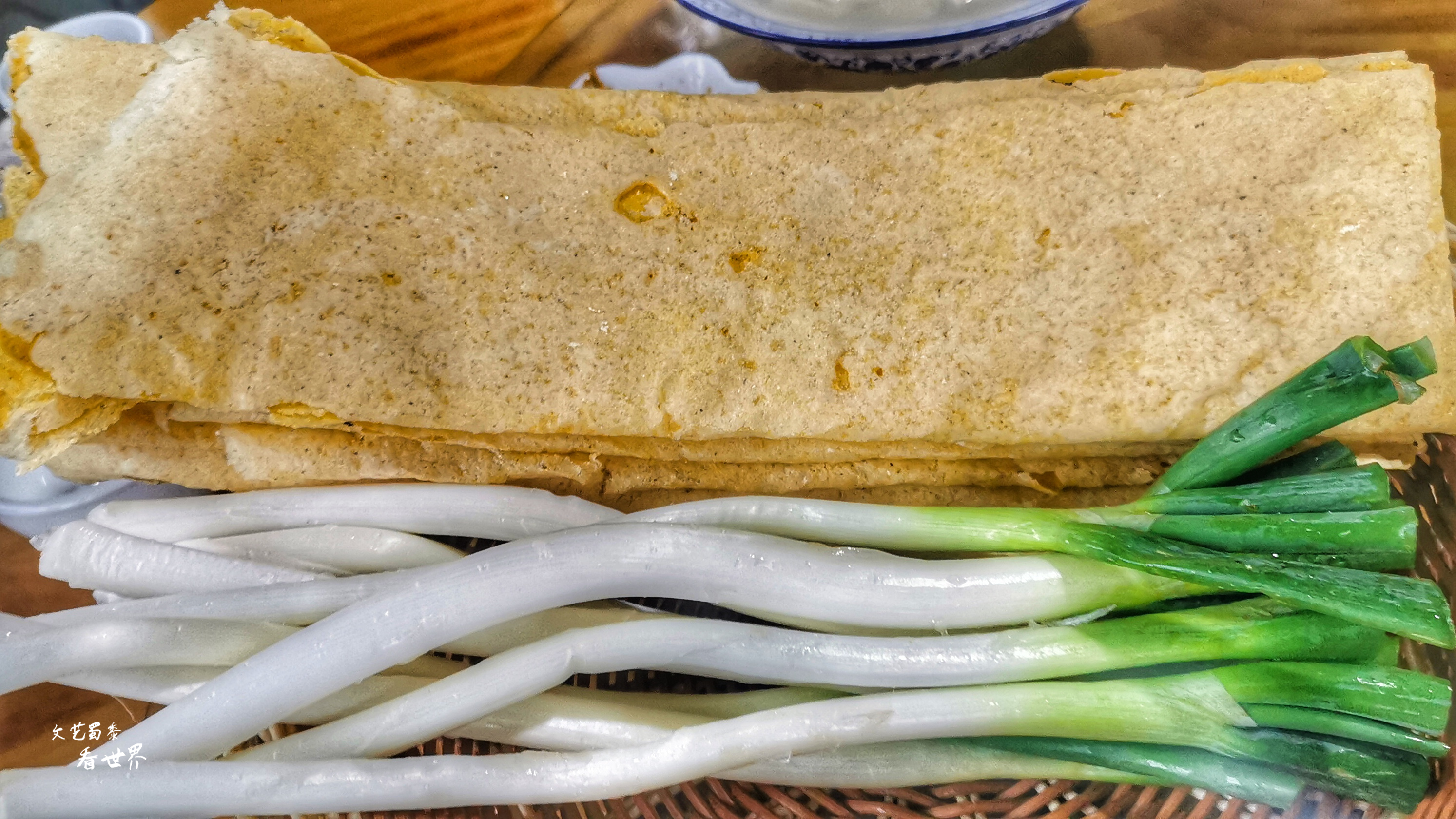 因《舌尖上的中国》而为人所知，刚刚的四月飞雪又让它美成了仙境