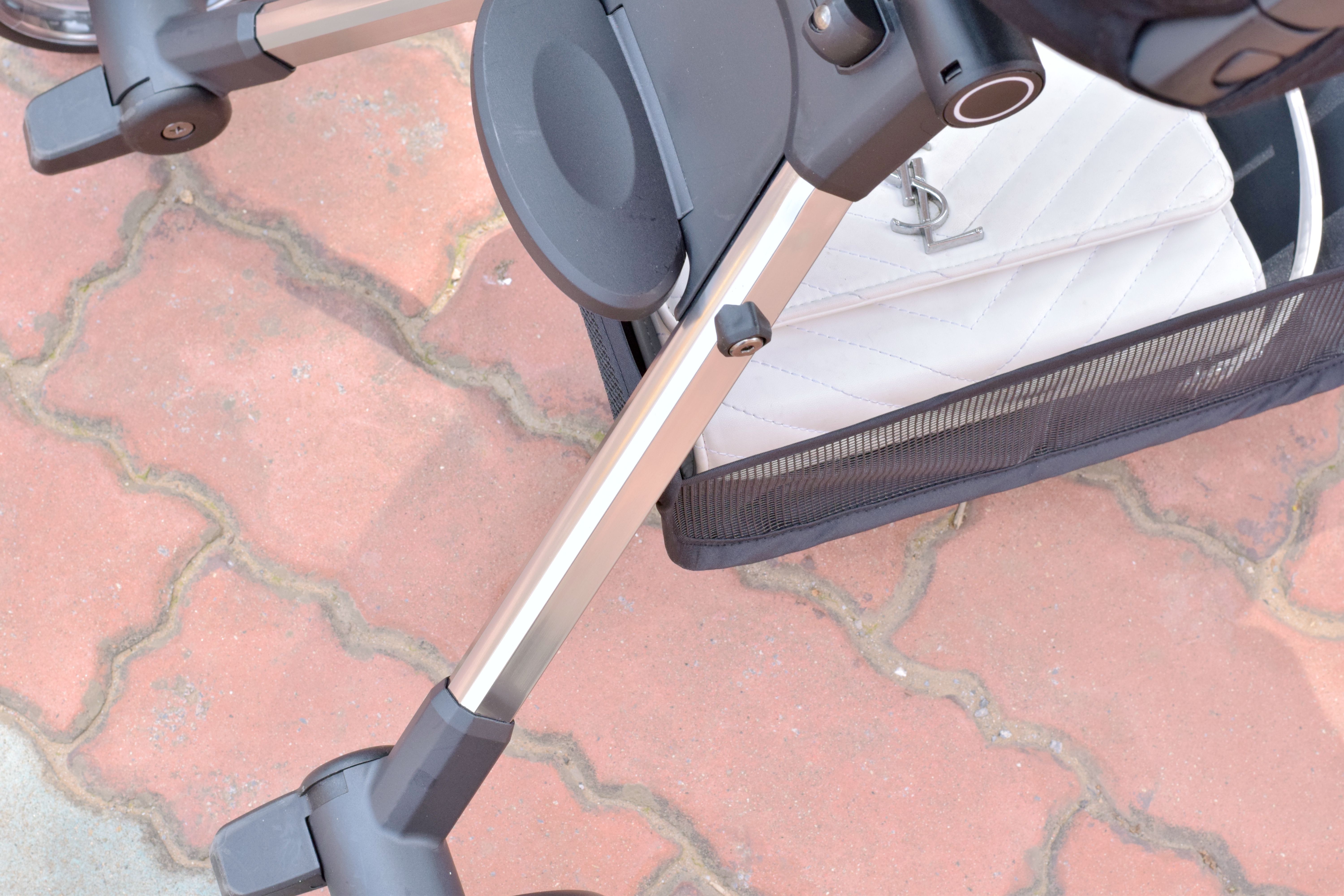 防侧翻设计，单手开合，小米推出首款轻便溜娃车，网友：价格合理