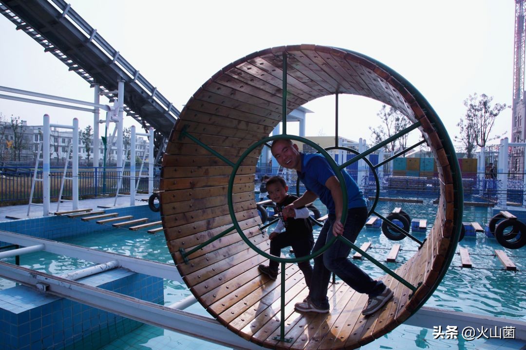 逃离高温“熔炉”，南方的夏天就该玩雪