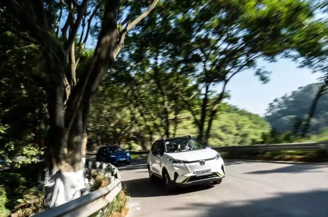 纯电动车的市场价是多少,多少钱一辆纯电动车