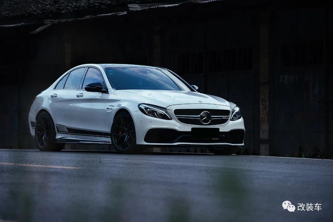 奔驰c63s四门声浪,奔驰c63暗夜特别版四门高燃视频