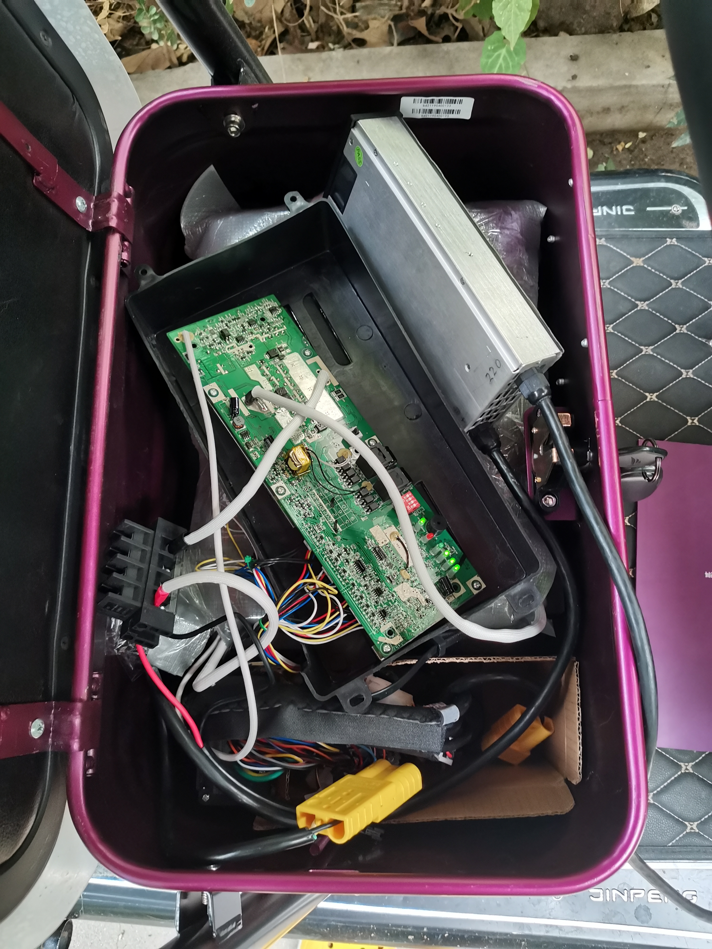 磷酸铁锂做三轮车电池,给电动三轮做一个磷酸铁锂电池