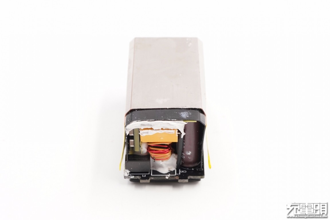 联想口红氮化镓充电器,联想氮化镓充电器对比测评