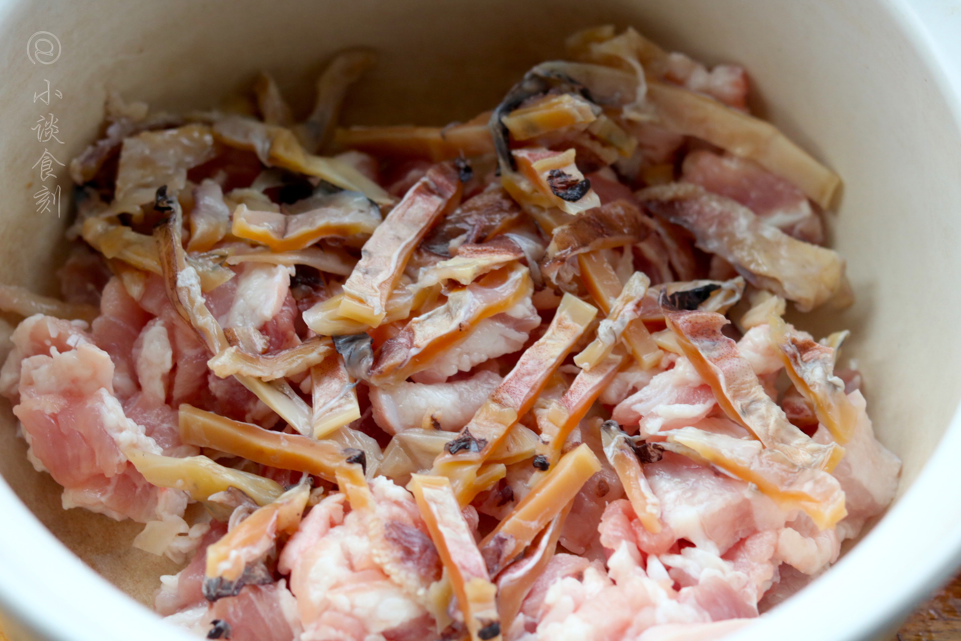 猪肉烧干墨鱼最佳吃法,猪肉炖墨鱼