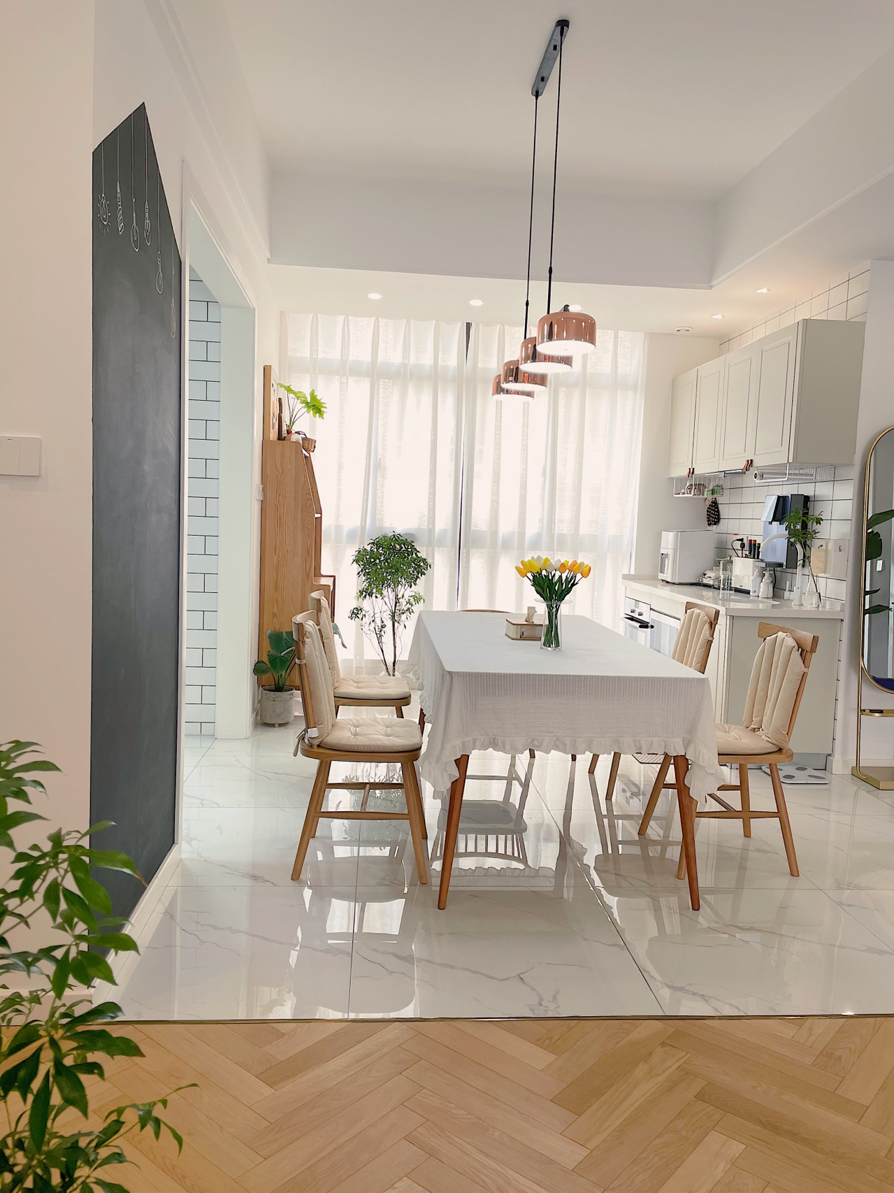 温馨的家怎么搭配好看,秋天家里该怎么装饰