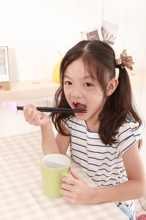 小孩脖子黑拿什么洗好,儿童脖子发黑洗不掉视频