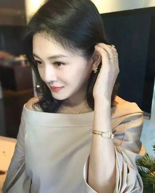 大小S：从少女到妈妈，幸福背后的“代价”是什么？