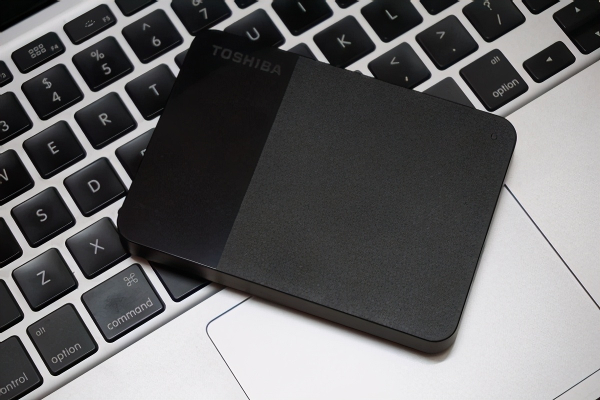 东芝canvio移动硬盘,东芝canviobasics系列移动硬盘盒