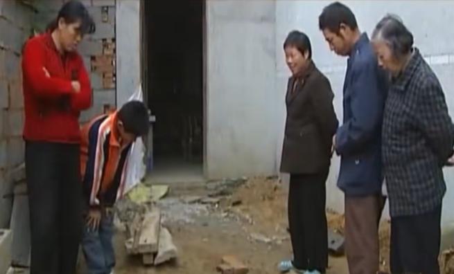 农村打井水黄什么原因,附近打井会导致井水浑浊吗